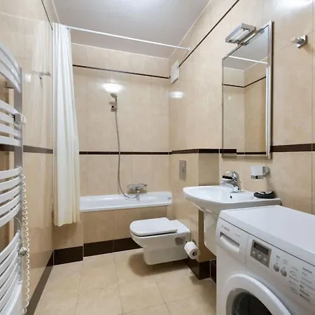 Sea Breeze With Parking By Renters Sopot