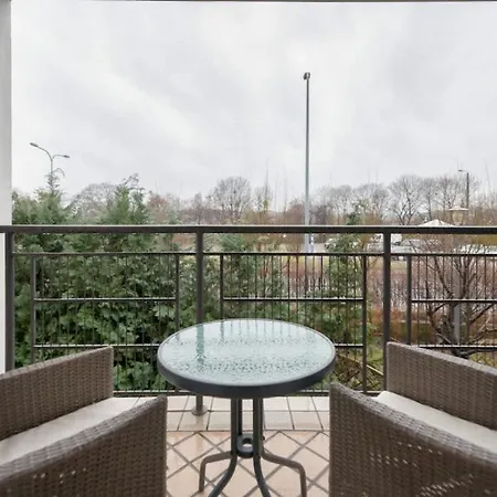 Sea Breeze With Parking By Renters Appartamento