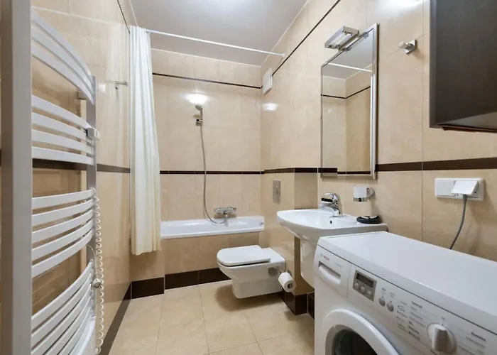 Sea Breeze With Parking By Renters Sopot