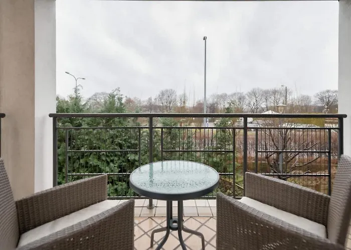 Sea Breeze With Parking By Renters Apartman